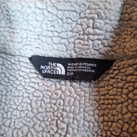 North Face Gray/Purple Lightweight Quilt Puffer Jacket Size Small - Picture 6 of 13